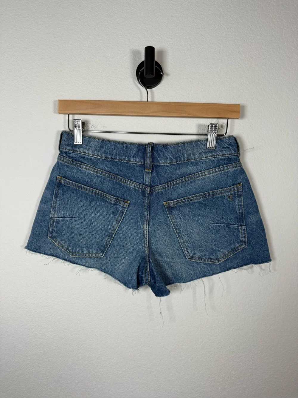 Pilcro Devon Button Fly Denim Cutoff Shorts Light Wash Size 25